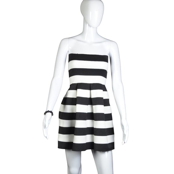 Doe and Rae Dresses & Skirts - Doe & Rae Black and White Stripe Mini Halter Dress - Size S